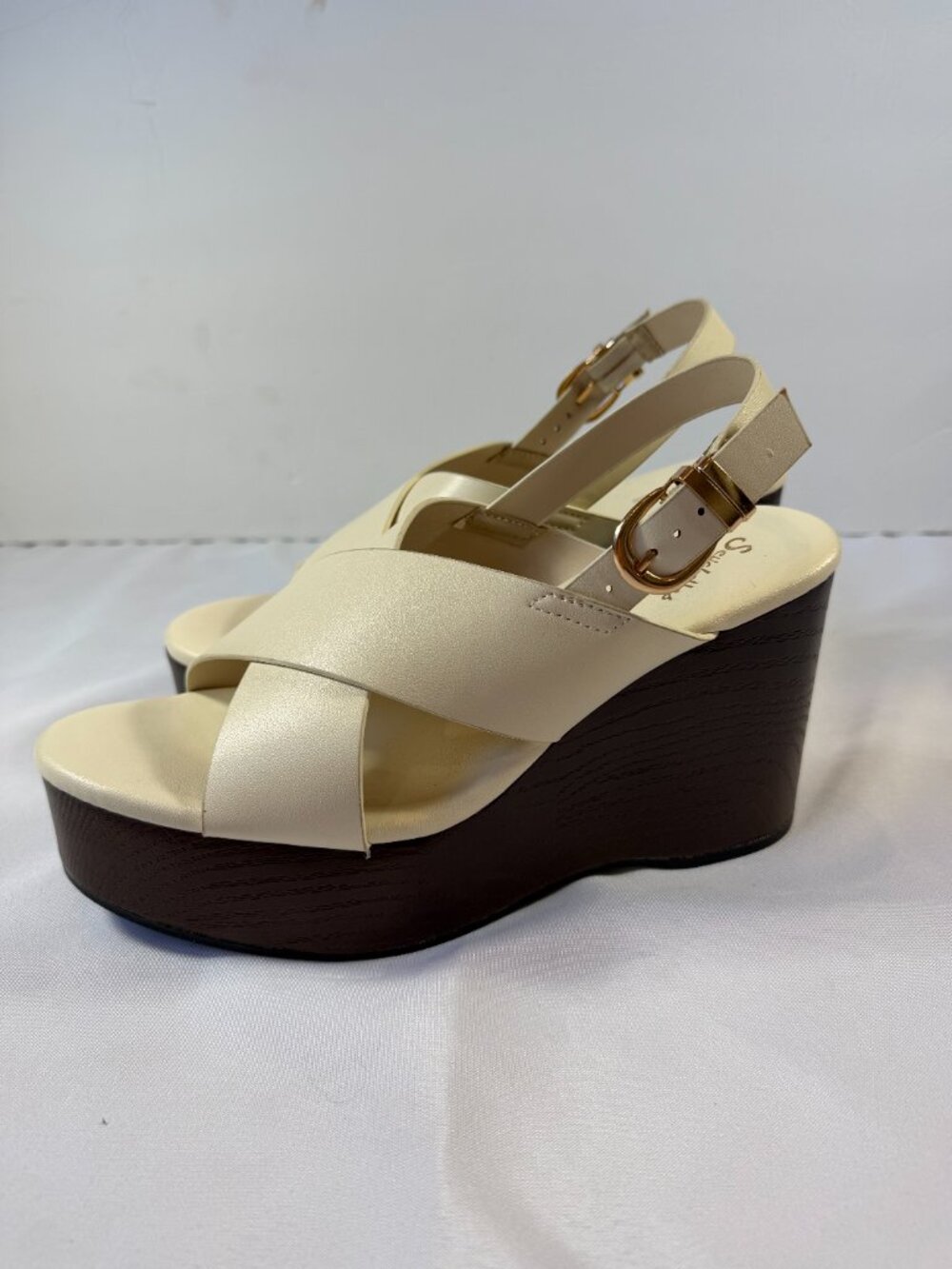 NWOT Seychelles Virgo Vegan Leather Wedges, Cream, Sz. 11, Fits Like 10.5